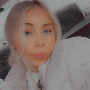 Meet your Posher, Ava